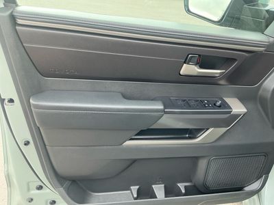 2025 Toyota Tundra 4WD — photo 15 view