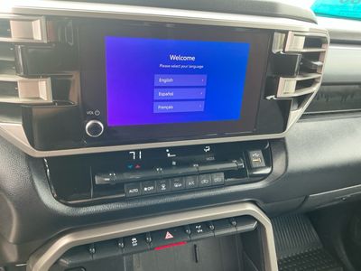 2025 Toyota Tundra 4WD — photo 11 view