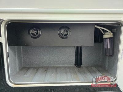 2022 Georgetown 5 Series 34M5 — interior view