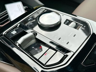 2026 BMW 5 Series — photo 14 view
