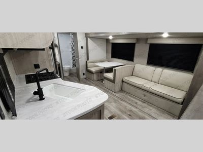 2025 Coachmen RV Catalina Summit Series 8 - Photo 5