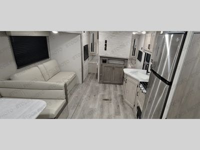 2025 Coachmen RV Catalina Summit Series 8 - Photo 4
