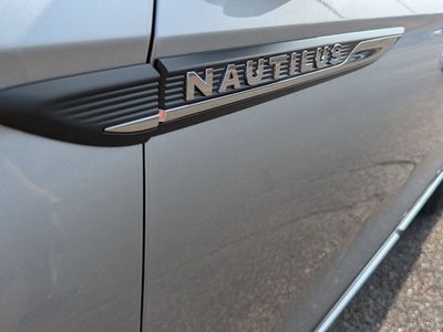 2023 Lincoln Nautilus — photo 32 view