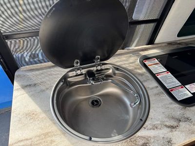 2018 Airstream Interstate Grand Tour EXT — photo 18 view