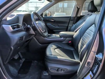 2024 Toyota Highlander — photo 16 view
