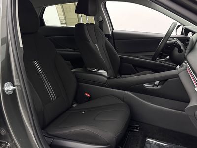 2024 Hyundai Elantra - Photo 32