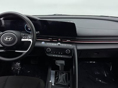 2024 Hyundai Elantra - Photo 25