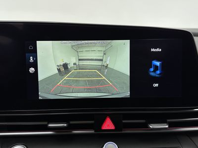 2024 Hyundai Elantra - Photo 17