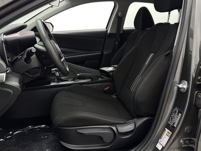 2024 Hyundai Elantra - Photo 12