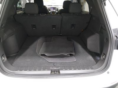 2024 Chevrolet Equinox — photo 11 view