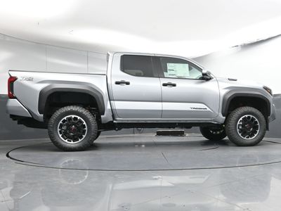 2025 Toyota Tacoma i-FORCE MAX TRD Off-Road i-FORCE MAX Truck Double Cab — photo 20 view