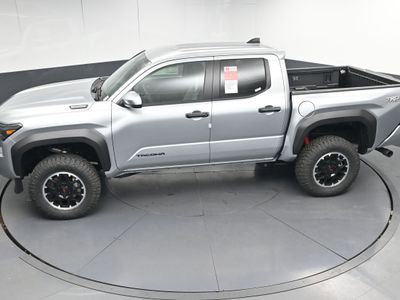 2025 Toyota Tacoma i-FORCE MAX TRD Off-Road i-FORCE MAX Truck Double Cab — photo 32 view