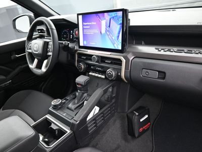 2025 Toyota Tacoma i-FORCE MAX TRD Off-Road i-FORCE MAX Truck Double Cab — photo 16 view