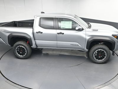 2025 Toyota Tacoma i-FORCE MAX TRD Off-Road i-FORCE MAX Truck Double Cab — photo 28 view