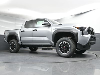 2025 Toyota Tacoma i-FORCE MAX TRD Off-Road i-FORCE MAX Truck Double Cab — photo 19 view