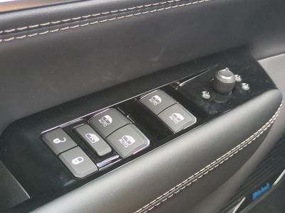 2026 Jeep Grand Wagoneer L — photo 27 view