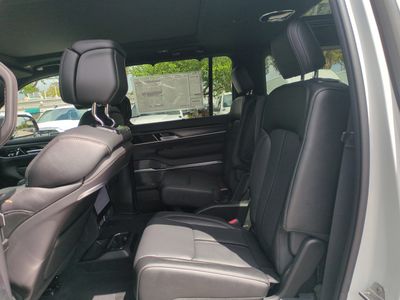 2026 Jeep Grand Wagoneer L — photo 15 view