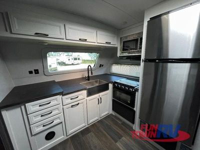 2023 Dutchmen RV Atlas - Photo 8