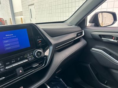 2024 Toyota Highlander — photo 16 view