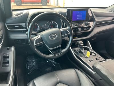 2024 Toyota Highlander — side profile view