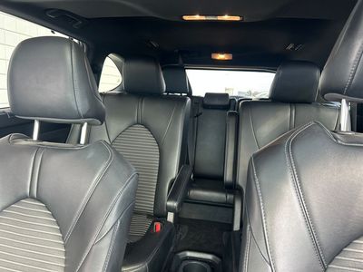2024 Toyota Highlander — photo 19 view