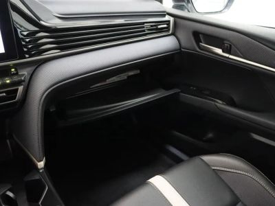 2025 Toyota Camry FWD - Photo 22