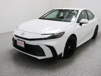 2025 Toyota Camry FWD - Photo 2