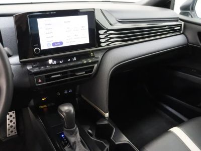 2025 Toyota Camry FWD - Photo 15