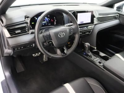 2025 Toyota Camry FWD - Photo 12