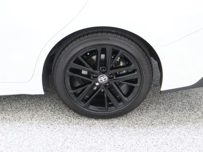 2025 Toyota Camry FWD - Photo 9