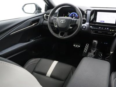 2025 Toyota Camry FWD - Photo 30