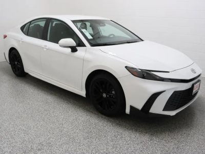 2025 Toyota Camry FWD - Photo 4