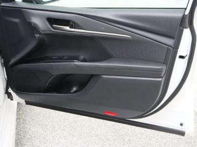 2025 Toyota Camry FWD - Photo 34