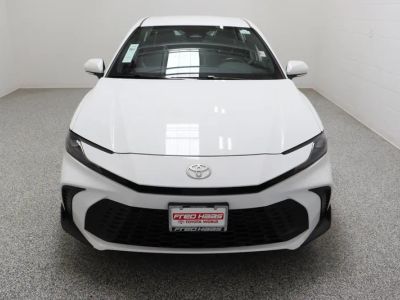 2025 Toyota Camry FWD - Photo 3