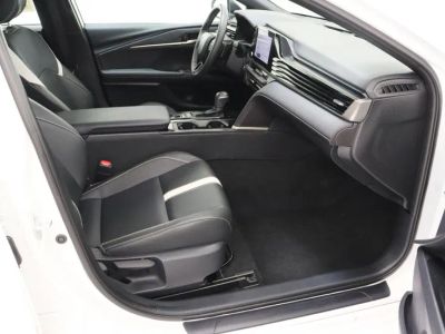 2025 Toyota Camry FWD - Photo 36