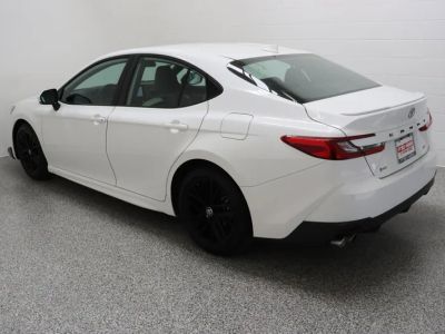 2025 Toyota Camry FWD - Photo 8