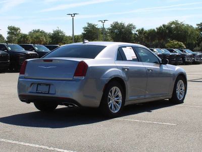 2018 Chrysler 300 — side profile view