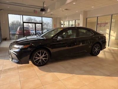2021 Toyota Camry SE - Photo 3