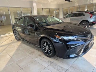 2021 Toyota Camry SE - Photo 8
