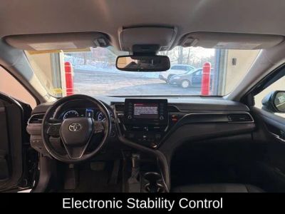 2021 Toyota Camry SE - Photo 14