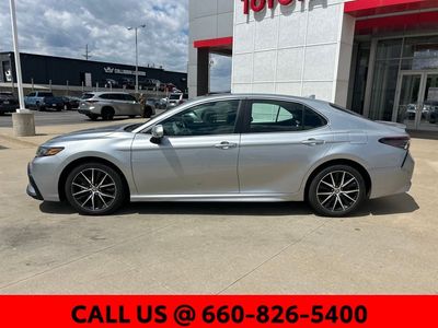 2024 Toyota Camry — photo 10 view