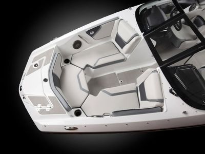 2026 Scarab 215 SE — engine compartment view