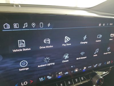 2024 Chevrolet Blazer EV - Photo 25