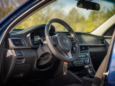 2018 Kia Optima - Photo 16