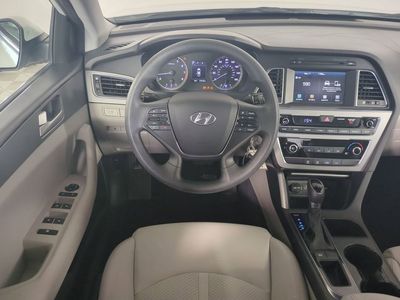 2016 Hyundai Sonata — photo 17 view