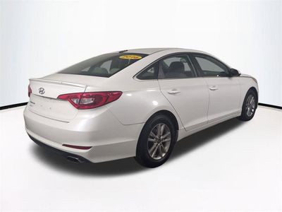 2016 Hyundai Sonata — detail view
