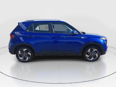 2025 Hyundai Venue — photo 8 view