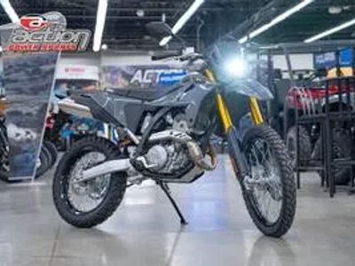 2025 Suzuki DR-Z4S — front three-quarter view