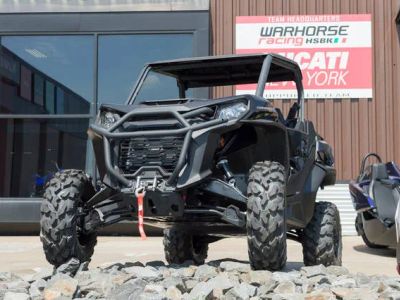 2026 Can-Am® Commander XT 1000R — front three-quarter view