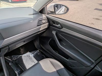 2019 Volkswagen Jetta — photo 16 view